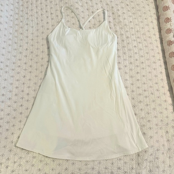 White workout dress with shorts - Picture 1 of 3